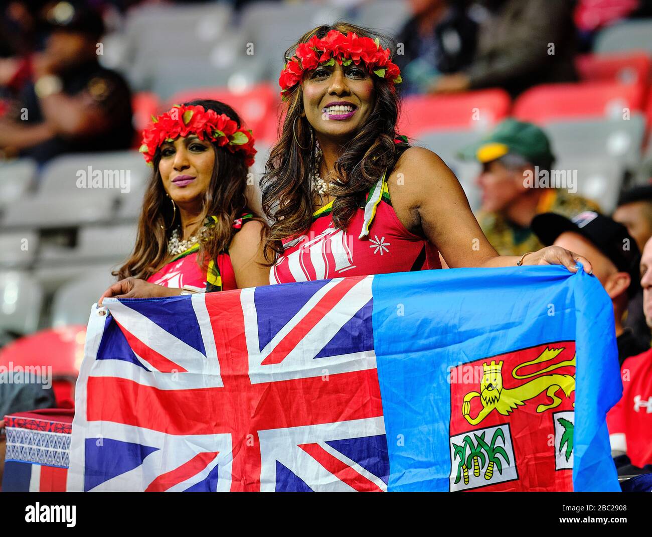Vancouver, Canada. 8th marzo 2020. I fan della squadra Figi si rallegrano della squadra figiana mentre si reamano sul campo contro le Figi nella partita n. 30 (finali del quartiere della Coppa 2) Foto Stock