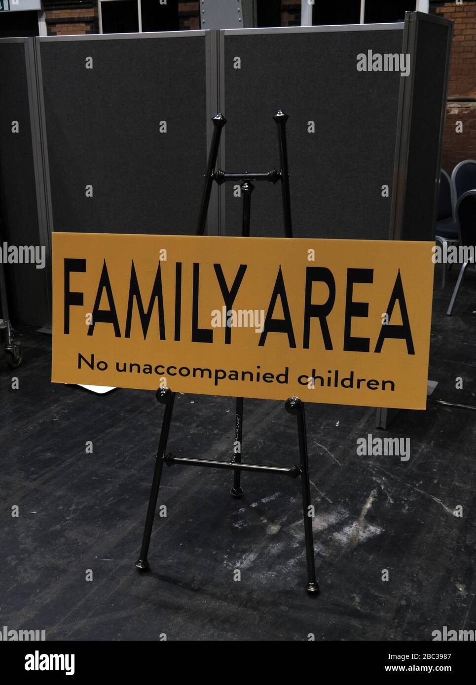 Area per famiglie, No Unaccompagnato segno per bambini Foto Stock