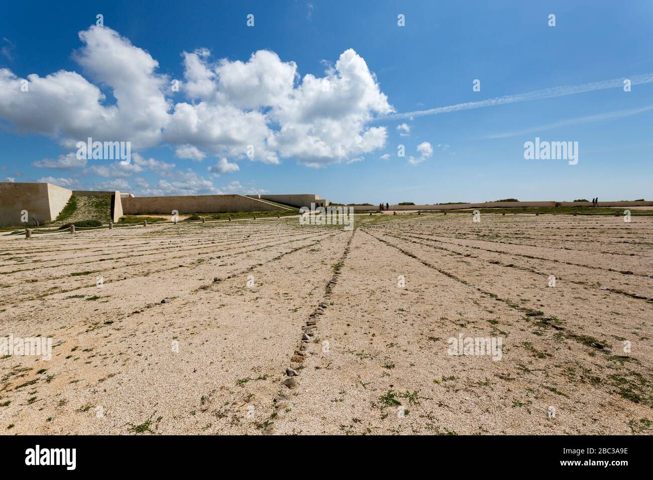 Bussola di Mariner in pietra, ma forse una meridiana, Fortaleza de Sagres, Forte di Enrico il Navigatore, Sagres, Algarve, Portogallo Foto Stock