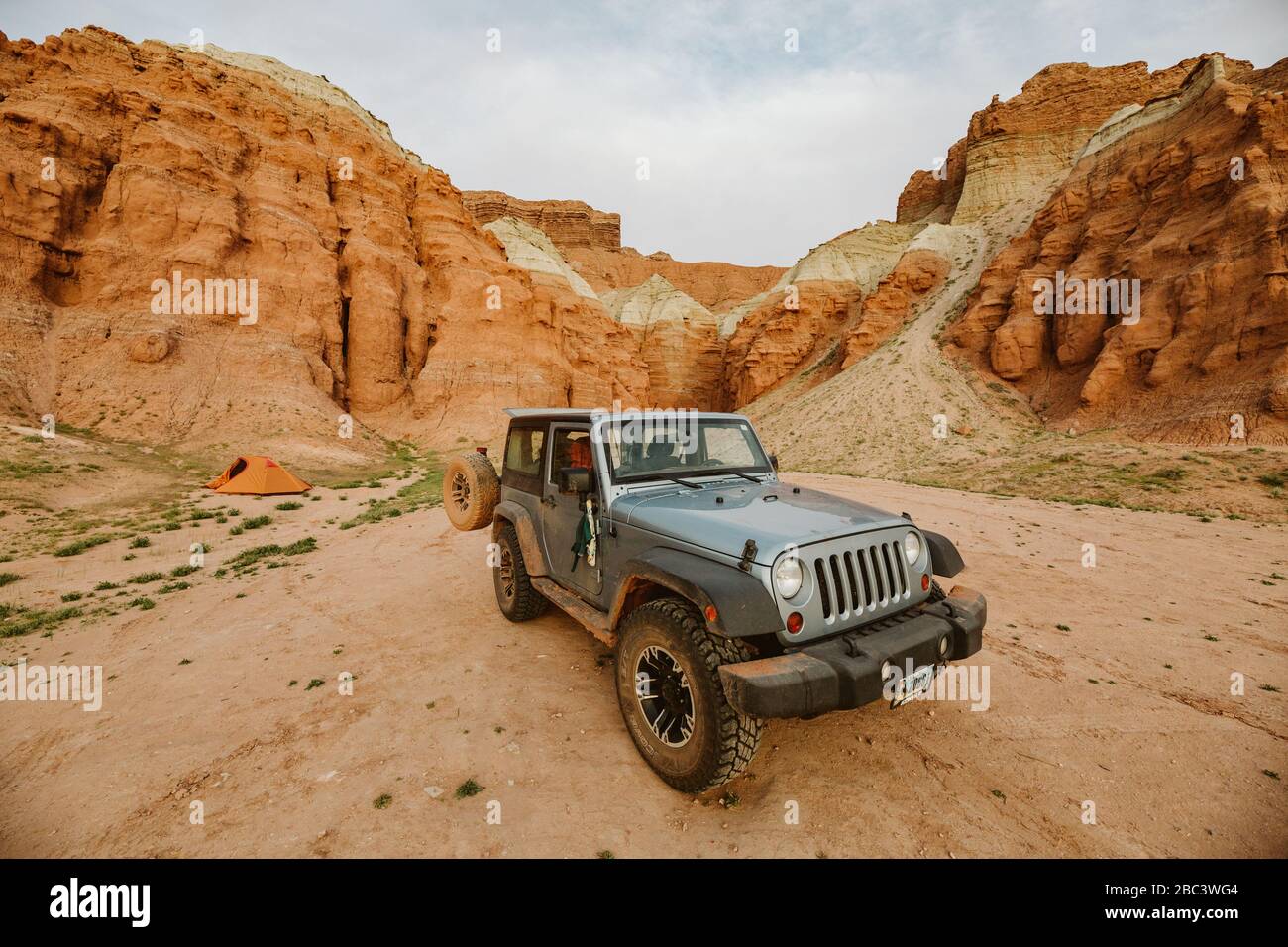 campeggio in una zona aperta di campeggio nel parco statale goblin valley utah Foto Stock