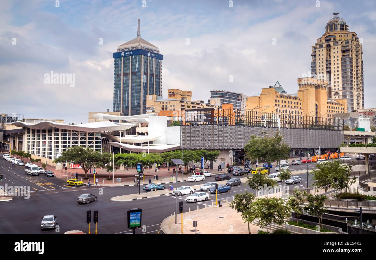 Johannesburg, Sudafrica 18 febbraio - 2020: Stazione ferroviaria e centro di trasporto nel centro della città. Foto Stock