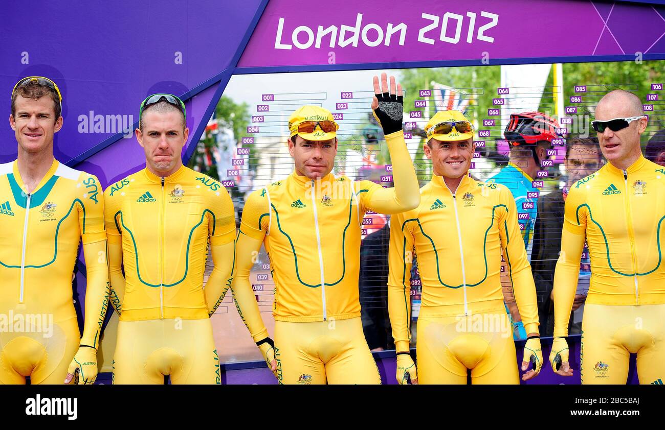 La squadra australiana di Road Race con Cadel Evans (al centro) prima della gara di Men's Road Foto Stock