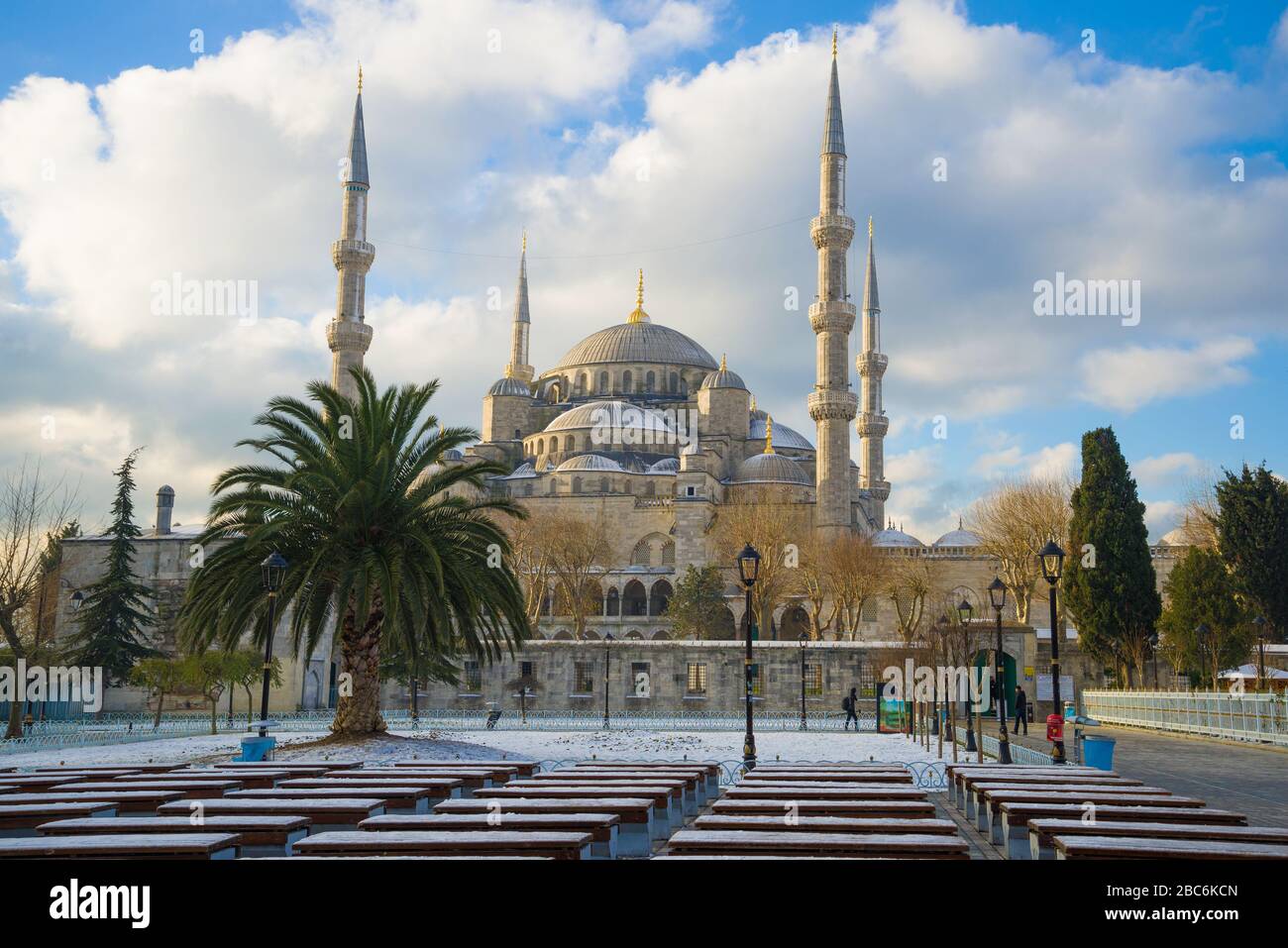 Moschea Blu in una giornata di sole di gennaio. Istanbul, Turchia Foto Stock