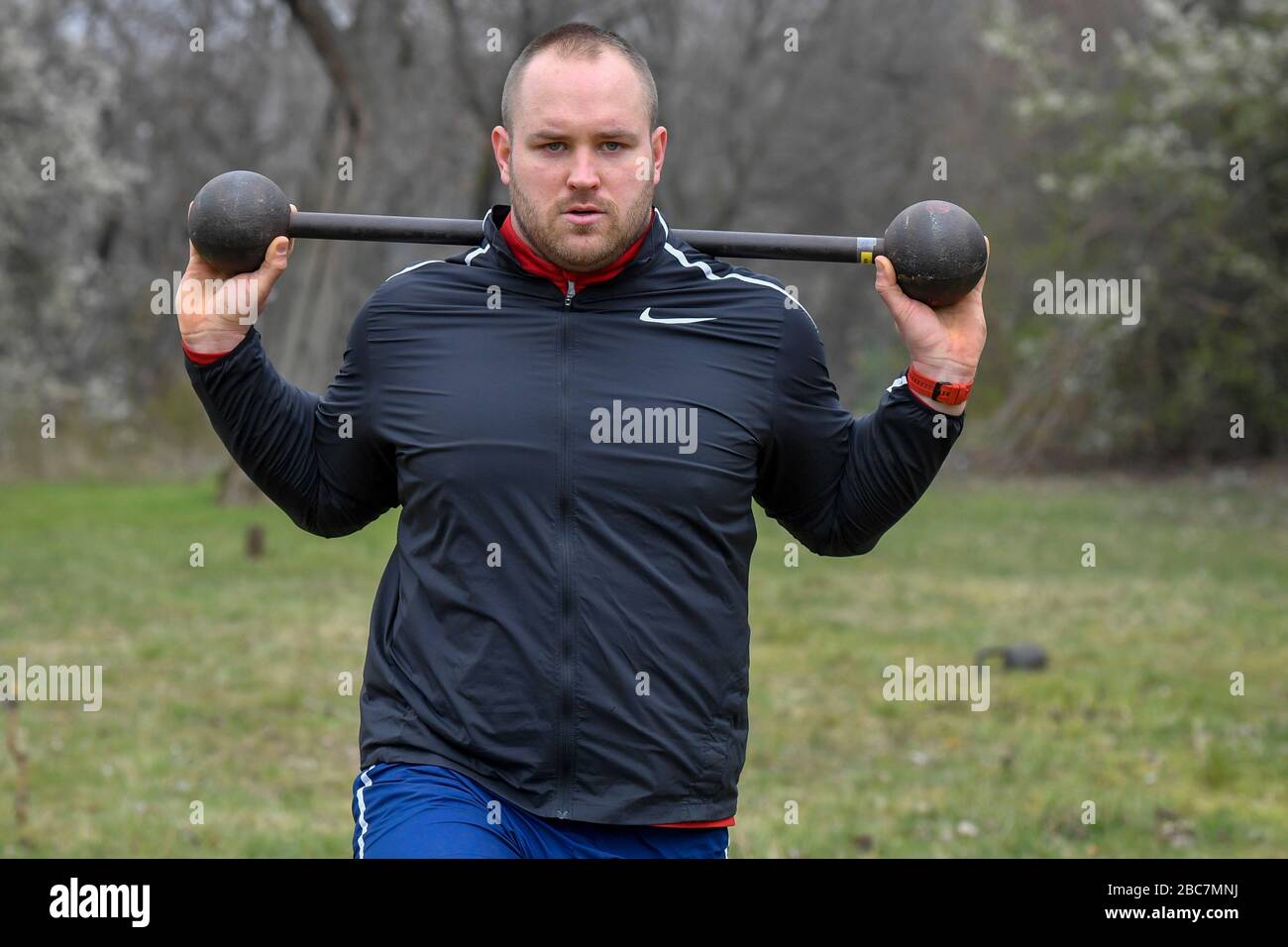 Praga, Repubblica Ceca. 03rd Apr, 2020. Atleta ceco, colpo putter Tomas Stanek, treni a Praga, Repubblica Ceca, il 3 aprile 2020. Credito: Vit Simanek/CTK Foto/Alamy Live News Foto Stock