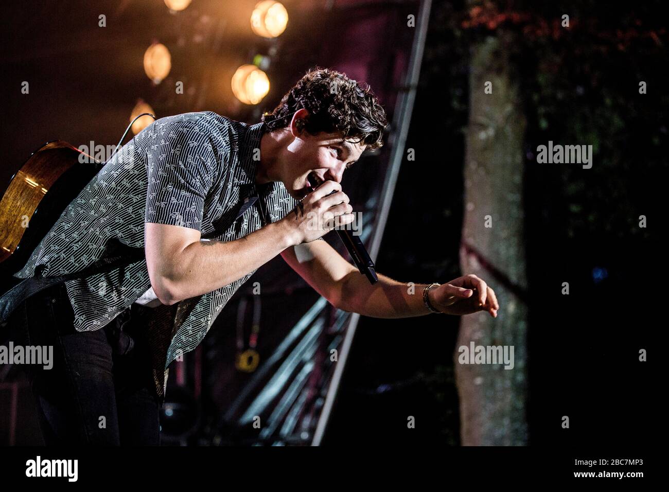 Skanderborg, Danimarca. 09th, agosto 2018. La cantante e cantautrice canadese Shawn Mendes si esibisce in un concerto dal vivo durante il festival musicale danese SmukFest 2018. (Photo credit: Gonzales Photo - Lasse Lagoni). Foto Stock