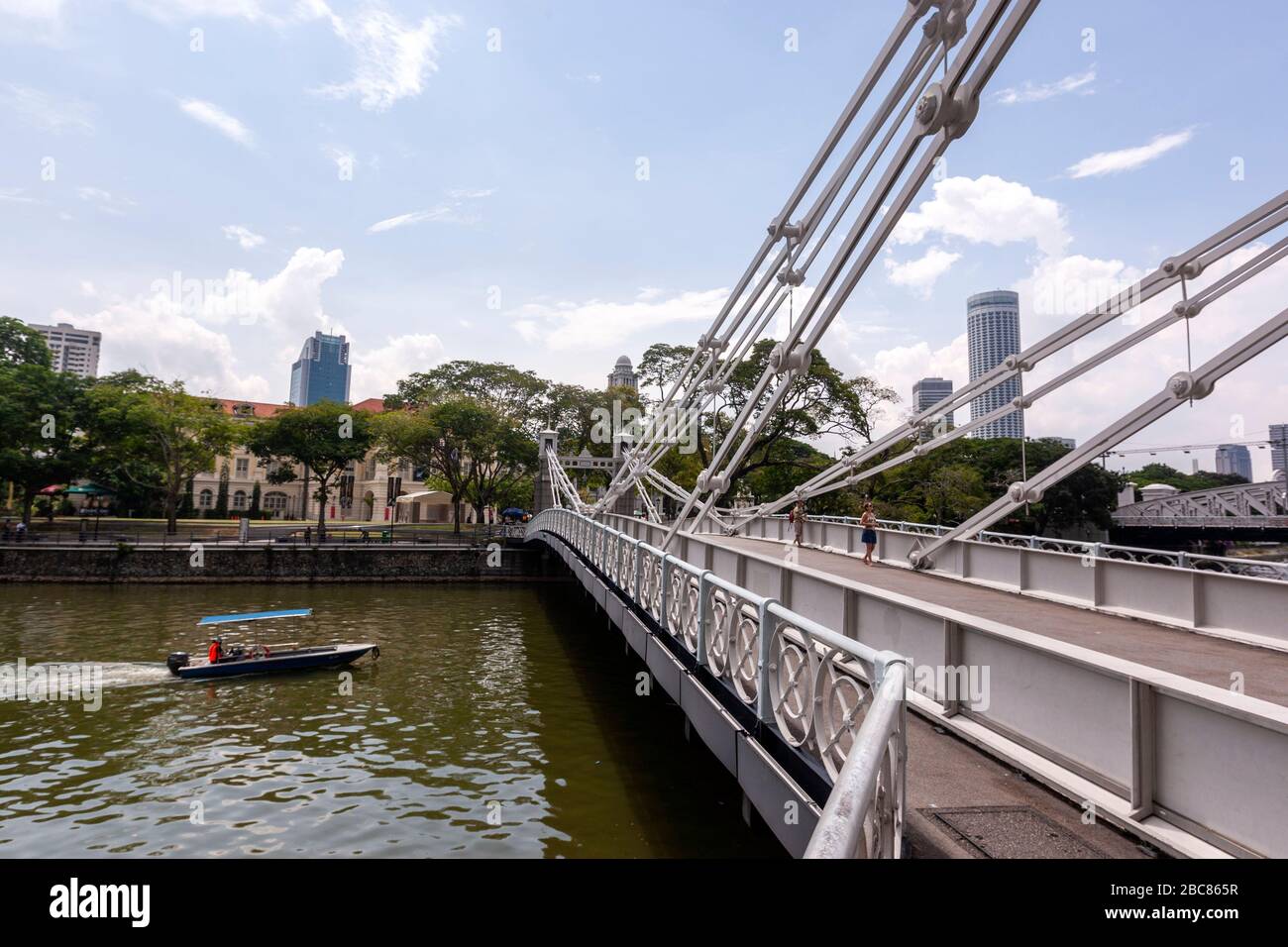 Cavenagh Bridge, ponte sospeso, attraversando il fiume Singapore, Singapore Foto Stock