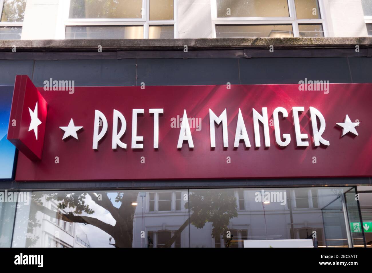 Pret A Manger Store, catena di caffè / cibo take away negozi - logo esterno / segnaletica - Londra Foto Stock