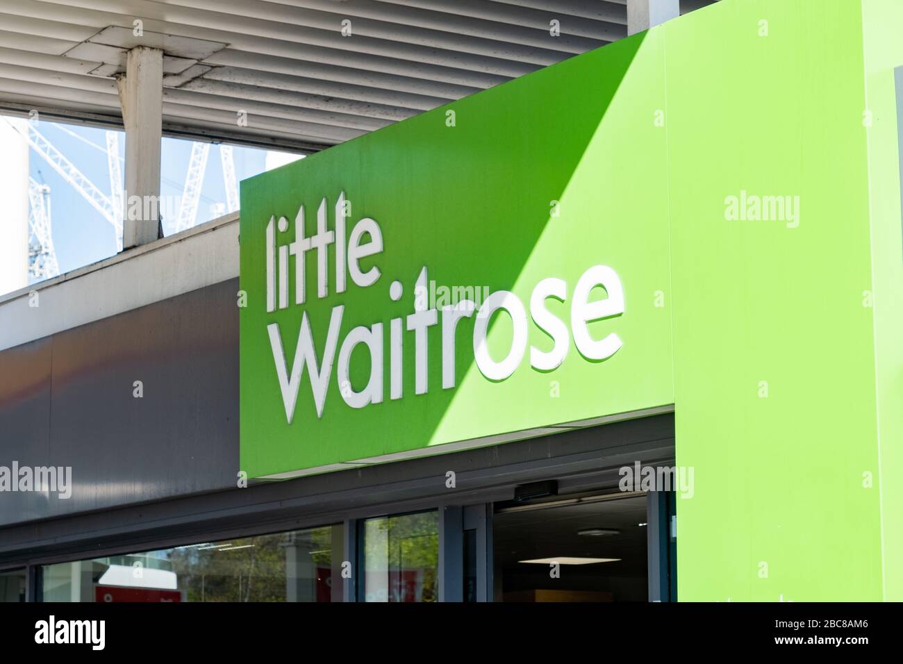 Little Waitrose - versione locale della catena di supermercati britannici - logo esterno / segnaletica - Londra Foto Stock