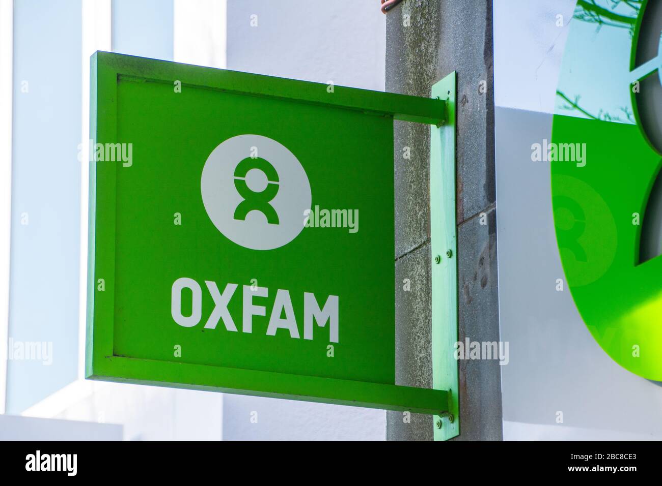 Cartello Oxfam Charity Shop, Londra- 2019 Foto Stock