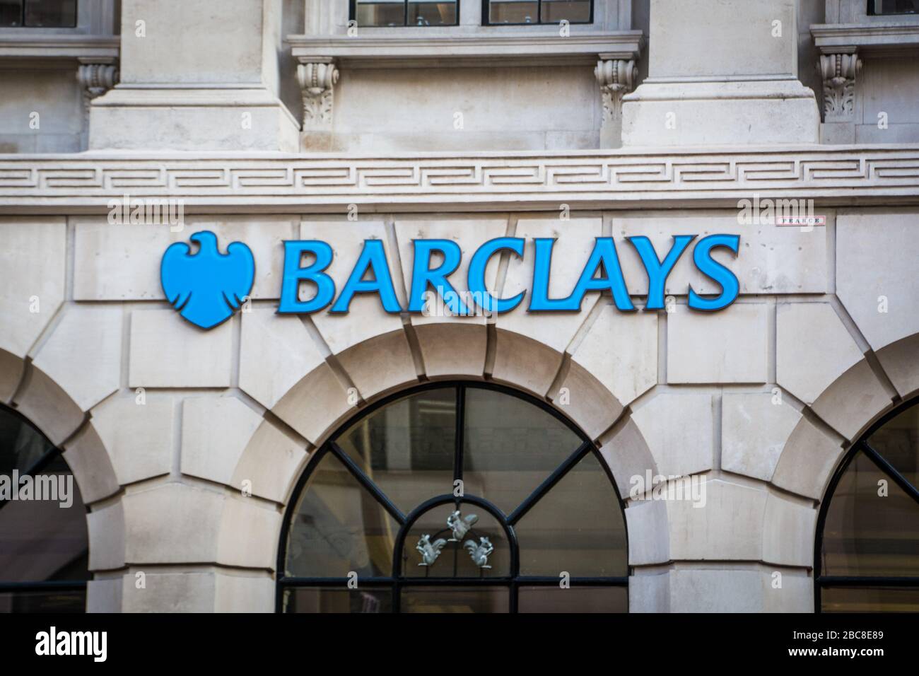 Barclays High Street Bank Branch Signage - Londra Regno Unito Foto Stock