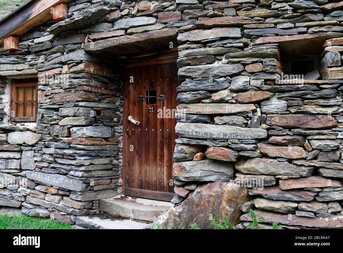 Sentiero escursionistico a lunga distanza E5 da Oberstdorf a Merano: Rifugio shepherd sulla strada da Vent a Martin-Busch-Hütte, Ötztal, Tirolo, Austria Foto Stock