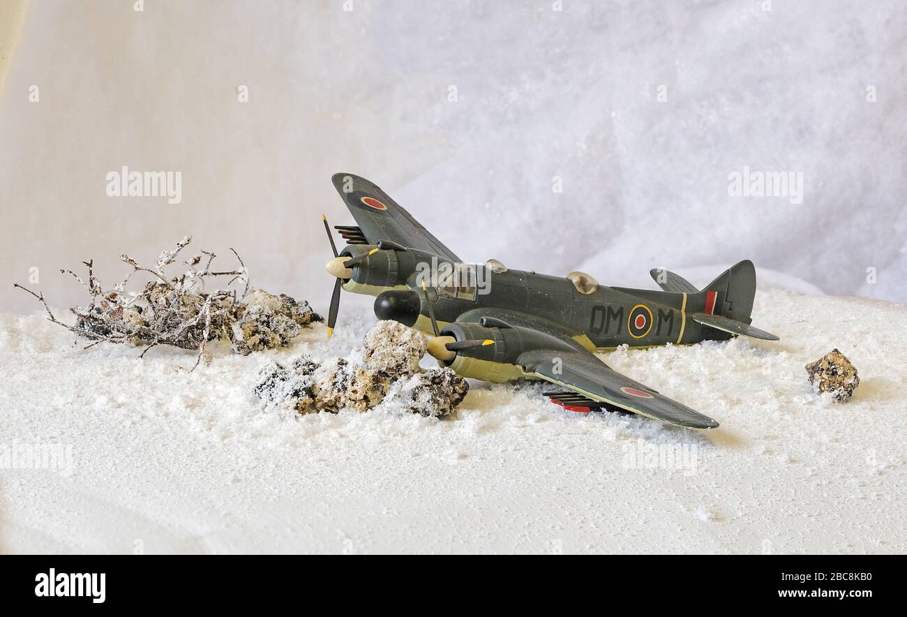 Schiantato aereo da combattimento WW2 sulla neve Foto Stock