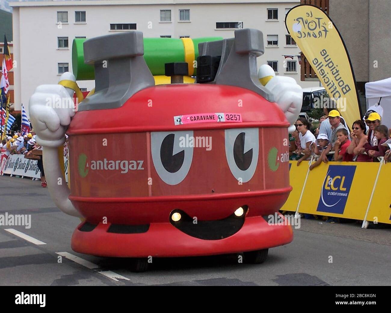 Caravanne Publicitaire durante il Tour de France 2006, pista ciclabile 15 gara,Gap - l'Alpe-d'Huez il 18 giugno 2006 in 'Alpe-d'Huez, Francia - Foto Laurent Lairys /DPPI Foto Stock