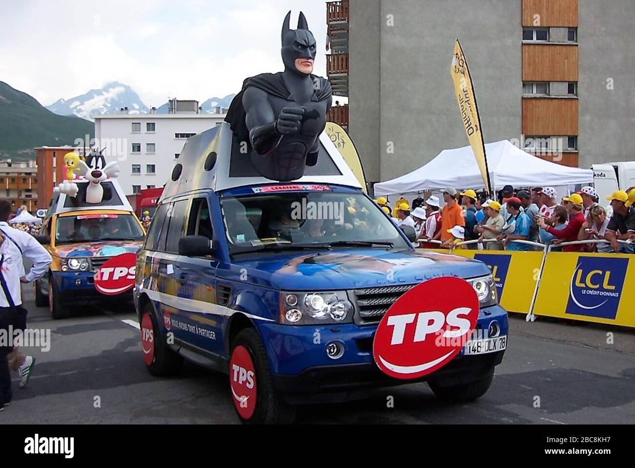 Caravanne Publicitaire durante il Tour de France 2006, pista ciclabile 15 gara,Gap - l'Alpe-d'Huez il 18 giugno 2006 in 'Alpe-d'Huez, Francia - Foto Laurent Lairys /DPPI Foto Stock