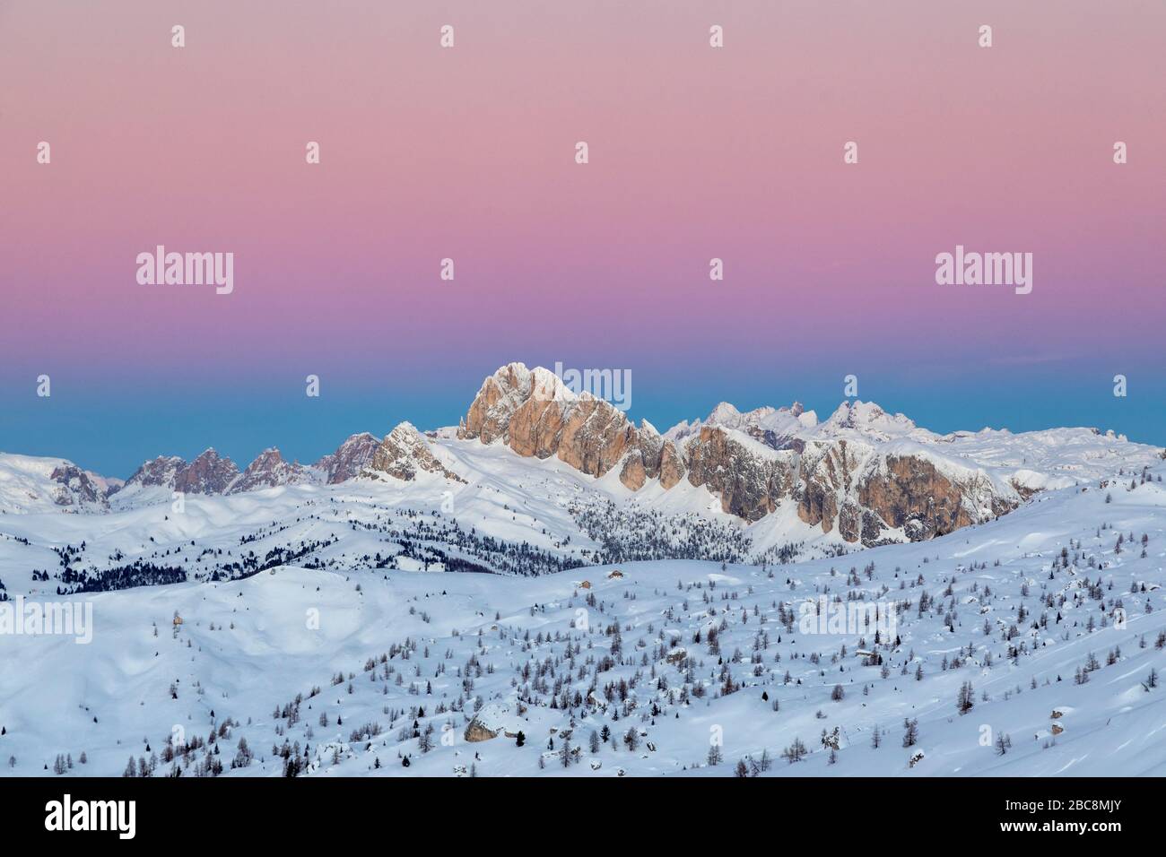 Paesaggio invernale nelle Dolomiti, Settsass Group, Belluno, Veneto, Italia Foto Stock