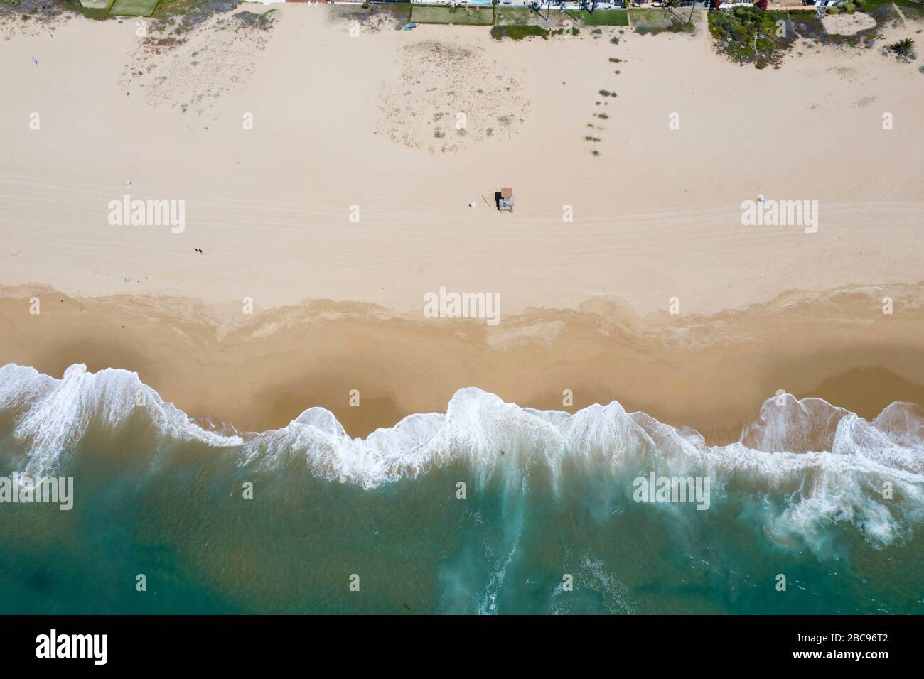 Vista sul drone che si affaccia sulla California Beach Foto Stock
