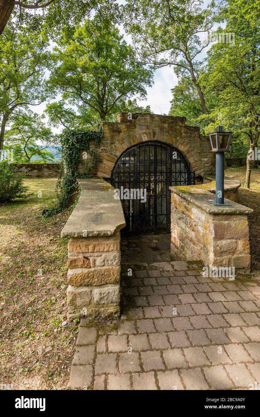 Castello di Dhaun, porta, accesso cantina, parco castello, barocco, bastione, Bering con torri difensive, istituto educativo, Hochstetten-Dhaun, Hunsrück, Foto Stock