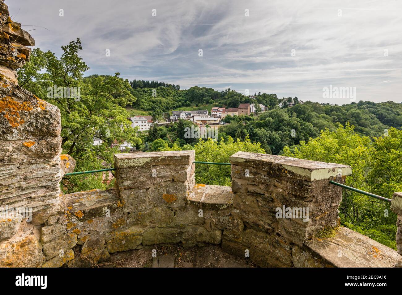 Castello di Dhaun, porta, muro difensivo, parco castello, barocco, bastione, Bering con torri difensive, istituto educativo, Hochstetten-Dhaun, Hunsrück, Foto Stock