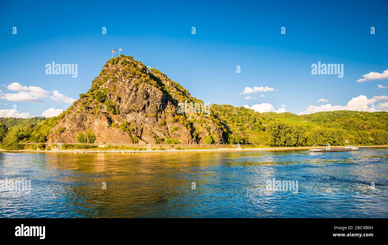 Le rocce di Loreley sul Medio Reno, atmosfera serale con puro romanticismo del Reno, parte della "Valle del Reno superiore, patrimonio dell'umanità dell'UNESCO", Foto Stock