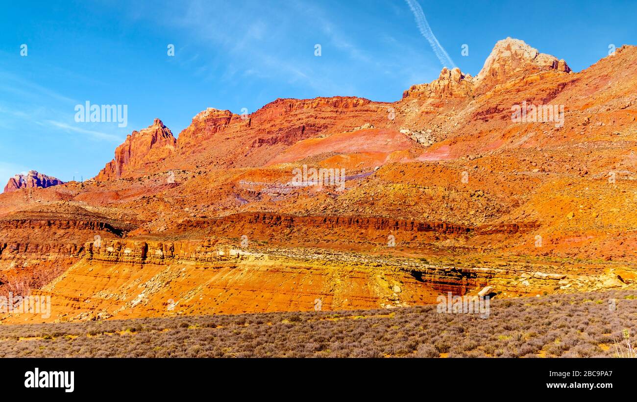 Le colorate scogliere di arenaria rossa e gialla nel Marble Canyon nella zona selvaggia delle scogliere di Vermilion, Arizona, Stati Uniti Foto Stock