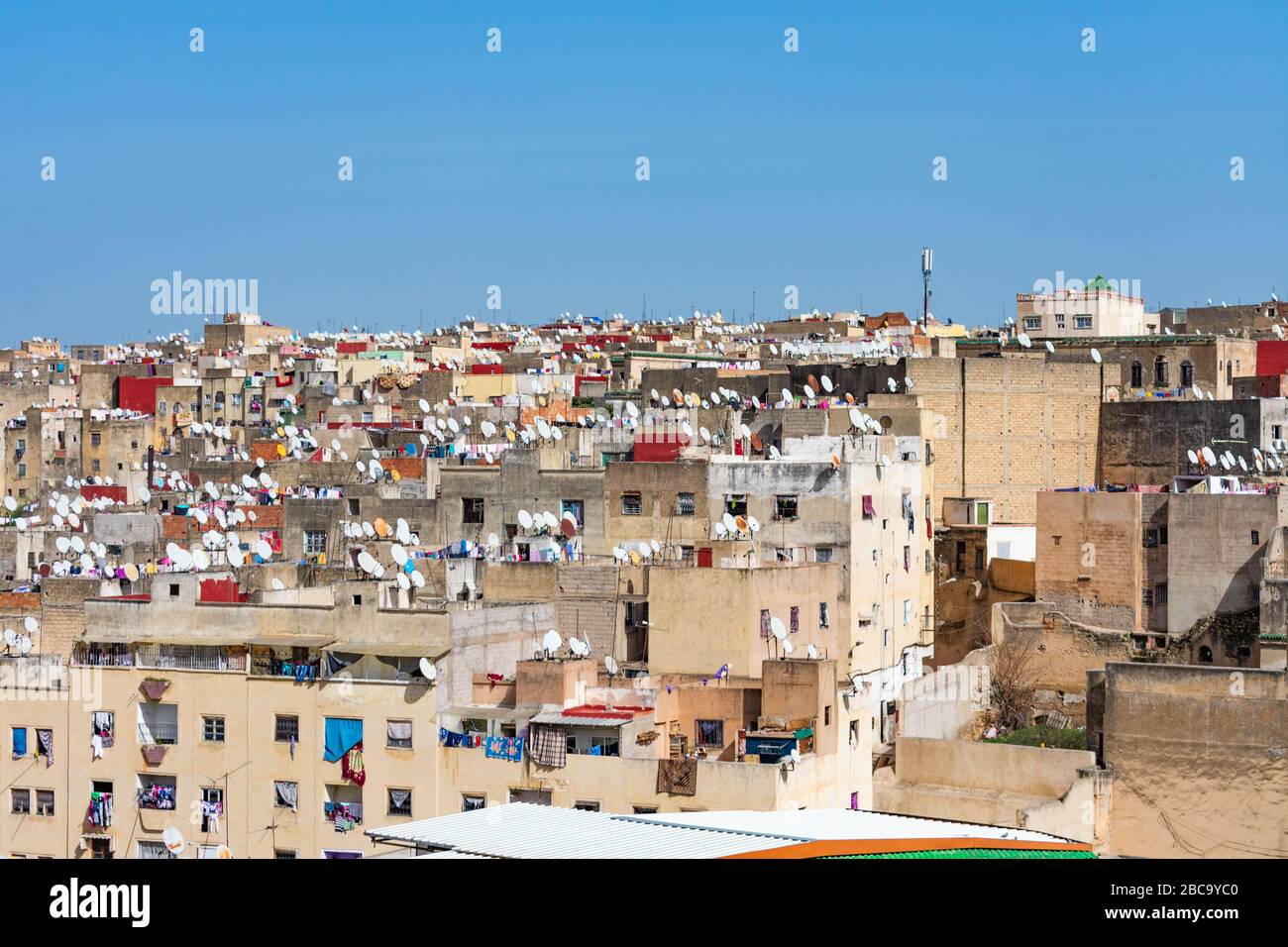 Vecchie case ed edifici nella Medina di Fez Marocco Foto Stock