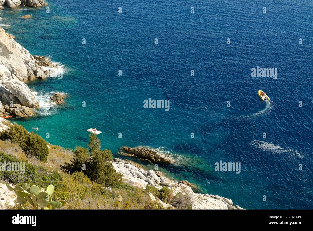 Costa del Sole, strada costiera meridionale a Marina di campo, Isola d'Elba, Parco Nazionale dell'Arcipelago Toscano, Provincia di Livorno, Toscana, Italia Foto Stock