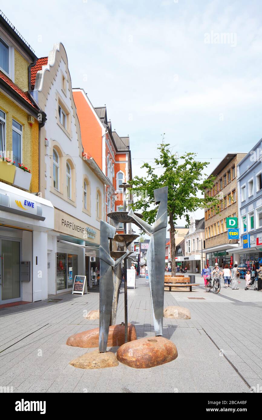 Via commerciale Lange Strasse, Delmenhorst, bassa Sassonia, Germania, Europa Foto Stock