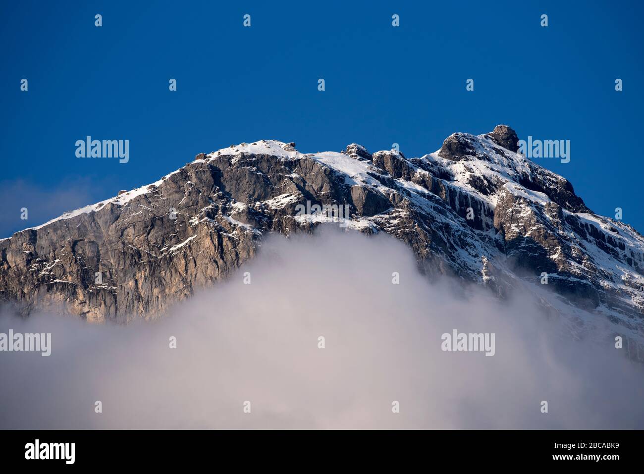 Francia, alta Savoia (74), Passy, Alpi, catena di Fiz con nuvole Foto Stock