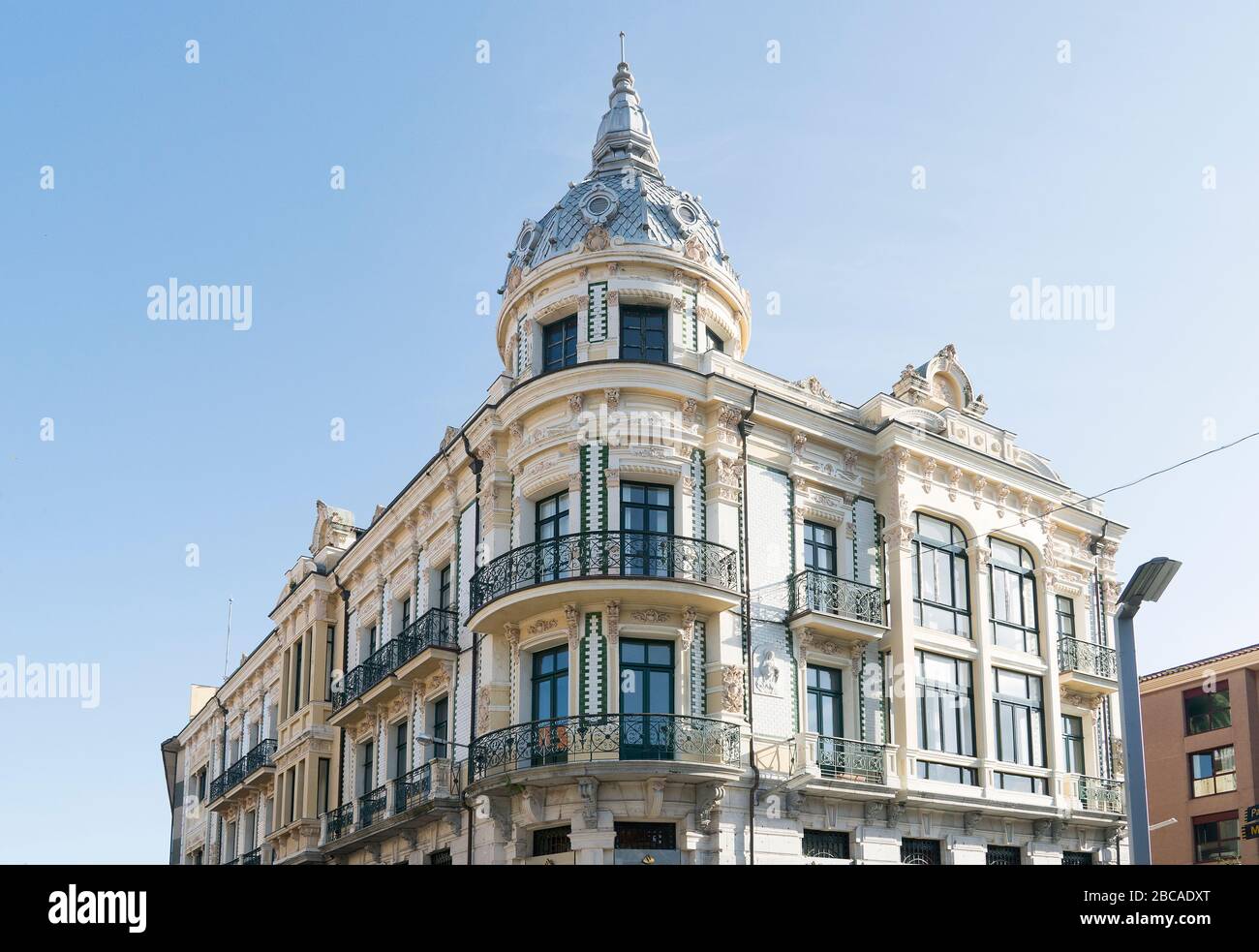 Spagna, Asturie, Llanes, edificio in stile Liberty Foto Stock