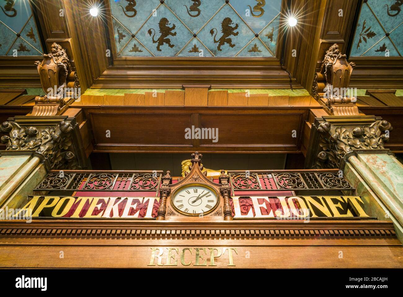 Svezia, Scania, Malmo, Stortorget Square, Apoteket Lejonet, farmacia più antica, interni Foto Stock