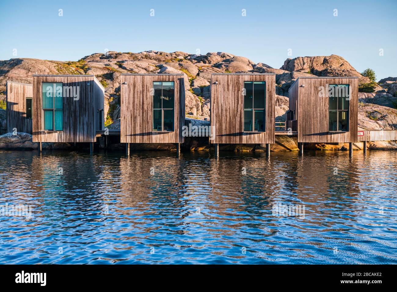 Svezia, Bohuslan, Isola di Tjorn, Skarhamn, cabine moderne dell'Akvarelmuseet, Museo Nordic Watercolor Foto Stock