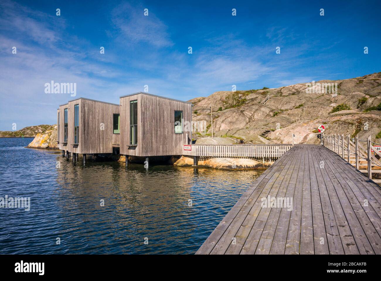 Svezia, Bohuslan, Isola di Tjorn, Skarhamn, cabine moderne dell'Akvarelmuseet, Museo Nordic Watercolor Foto Stock