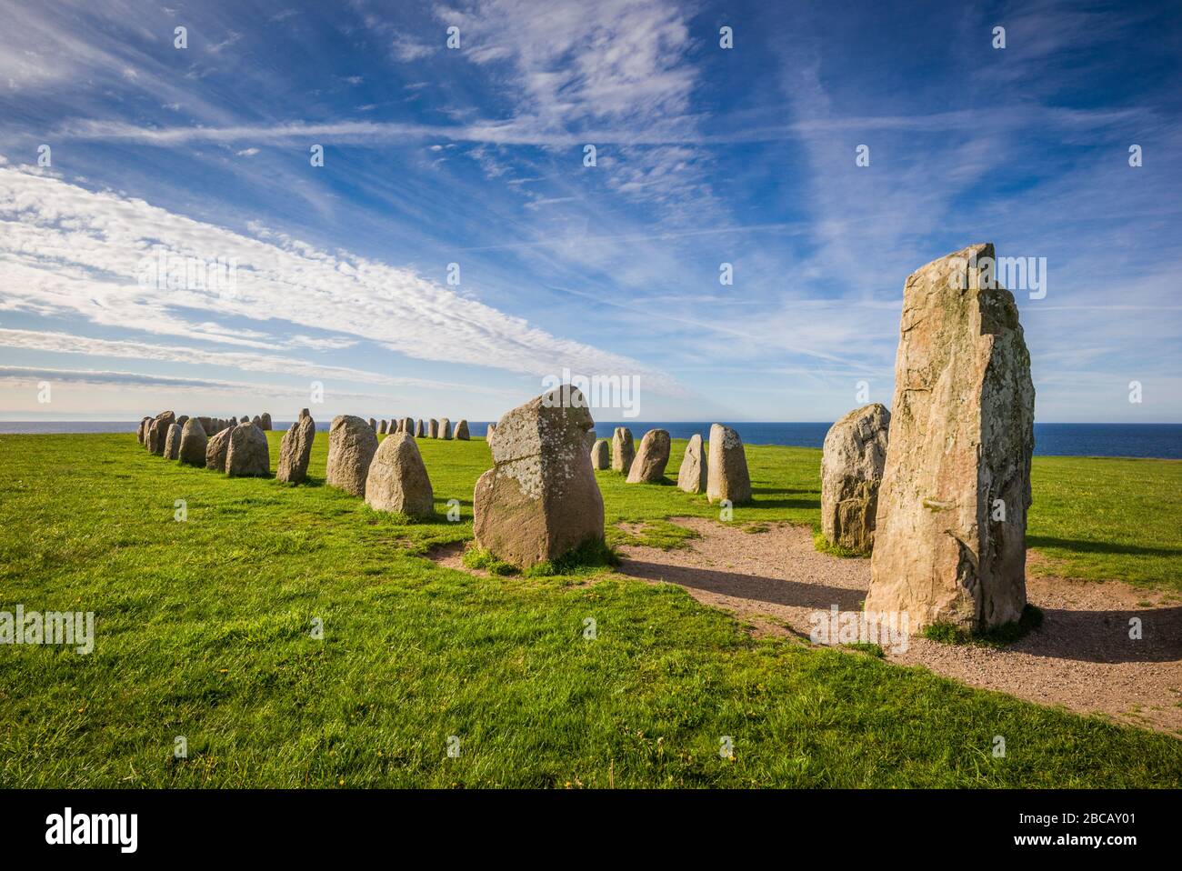 Svezia, Svezia meridionale, Kaseberga, Ales Stenar, Ale's Stones, sito rituale delle prime genti, 600 d.C. Foto Stock