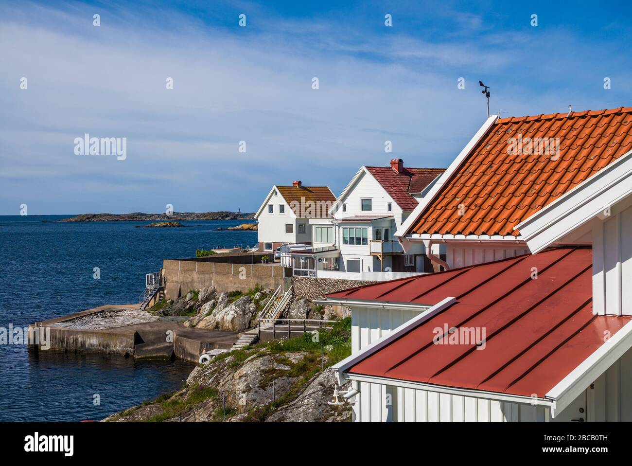 Svezia, Bohuslan, Isola di Tjorn, Ronnang, villaggio e porto Foto Stock