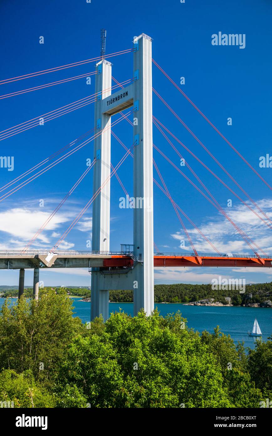 Svezia, Bohuslan, Isola di Tjorn, Stenungsund, Ponte di Tjornbron, collega la terraferma all'Isola di Tjorn Foto Stock