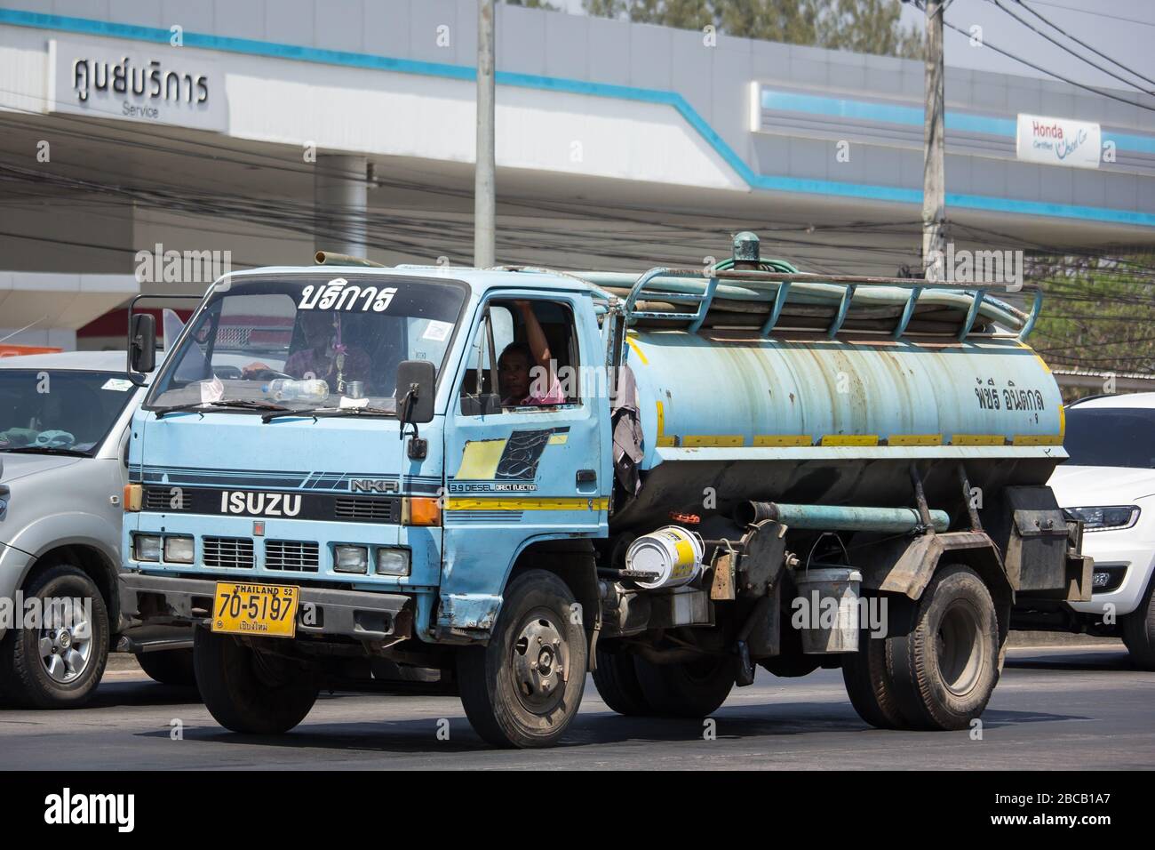 Chiangmai, Thailandia - Marzo 5 2020: Privato di camion cisterna Sewage. Foto alla strada n.121 circa 8 km dal centro di Chiangmai, thailandia. Foto Stock
