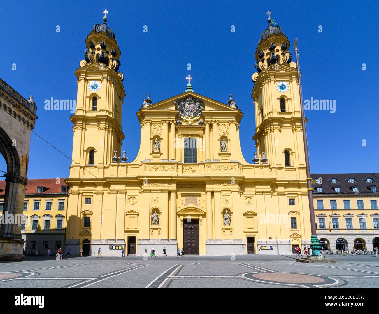 Chiesa di Teatina domata, la Theatinerkirche, Odeonsplatz, Monaco di Baviera, Germania Foto Stock