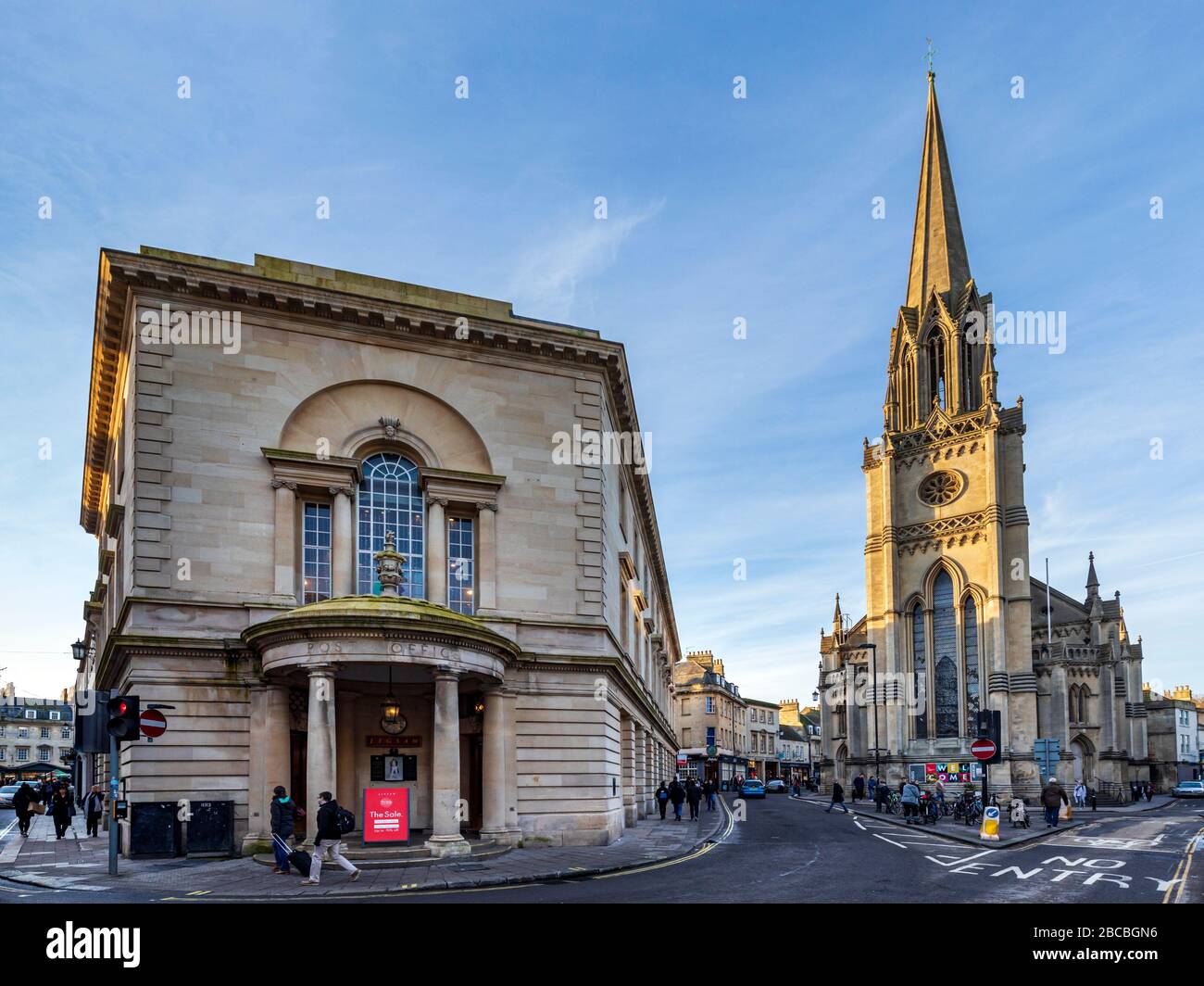 Old Post Office e St Michael's Church, Bath, Somerset, Inghilterra, Regno Unito Foto Stock
