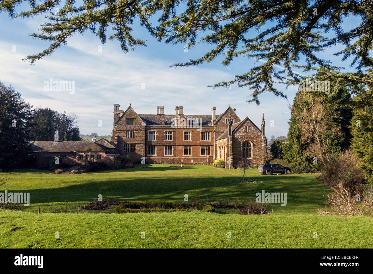 Vista posteriore di Launde Abbey, Leicestershire. Ora utilizzato come centro di conferenze e ritiri dalla Chiesa d'Inghilterra diocesi di Leicester e Peterborough Foto Stock