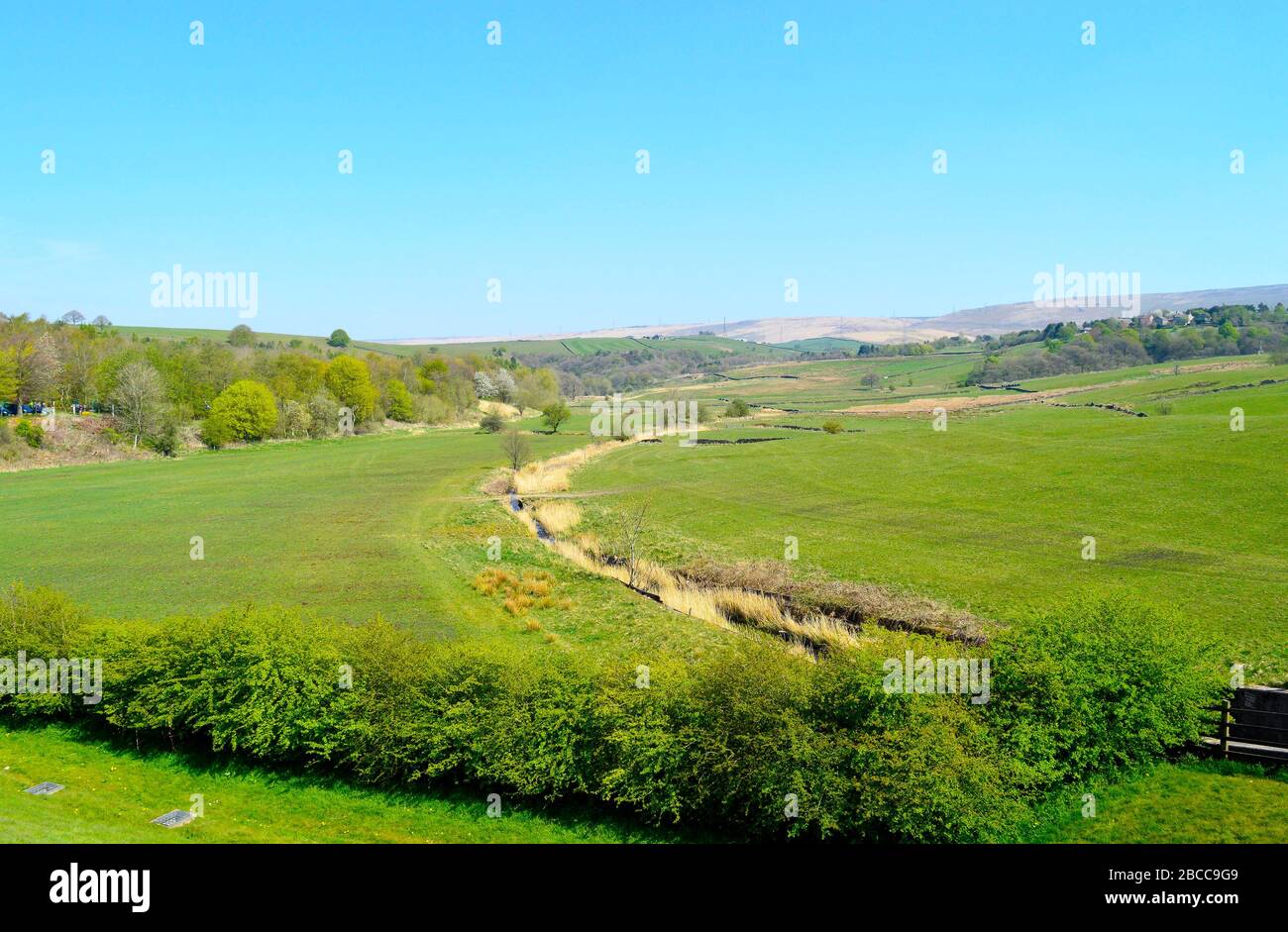 Littleborough campagna in Rochdale Lancashire visto da Hollingworth lake country park Foto Stock