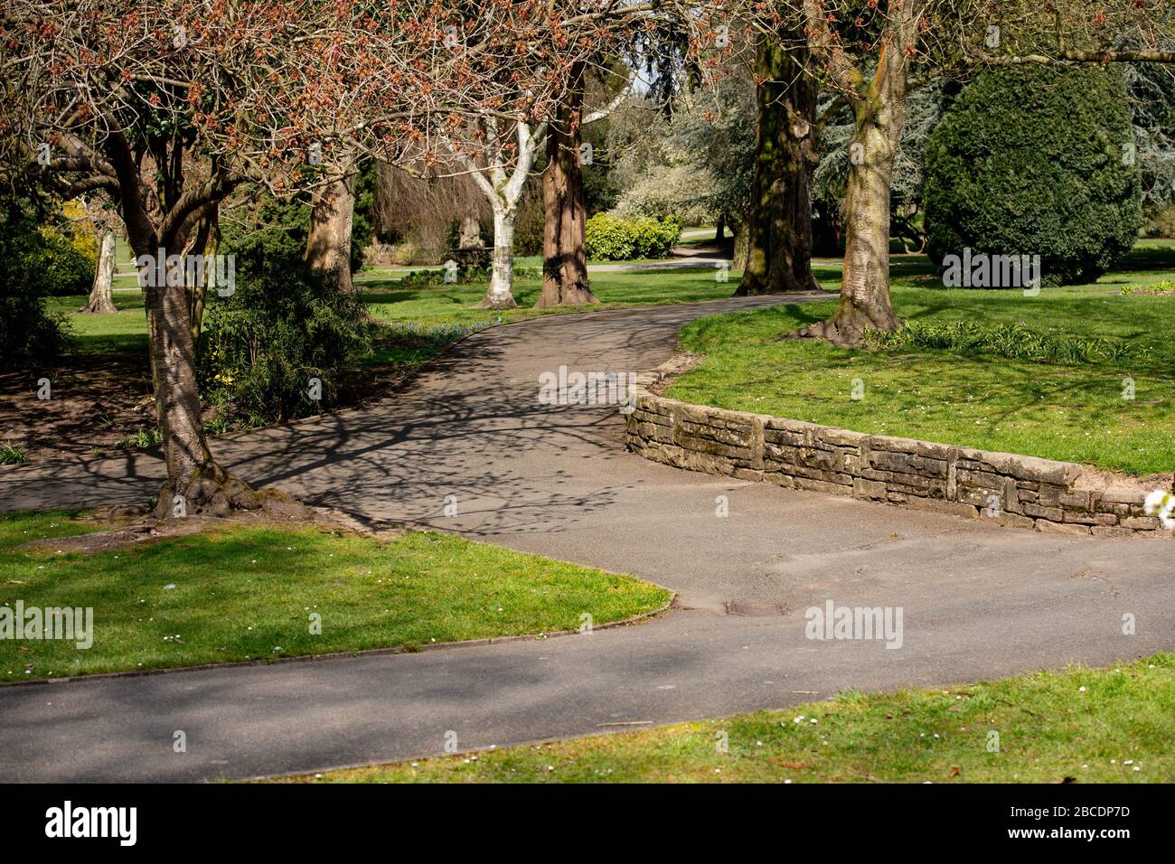Un tranquillo Cannon Hill Park a Birmingham, mentre il Regno Unito continua a bloccarsi per contribuire a frenare la diffusione del coronavirus. Foto Stock
