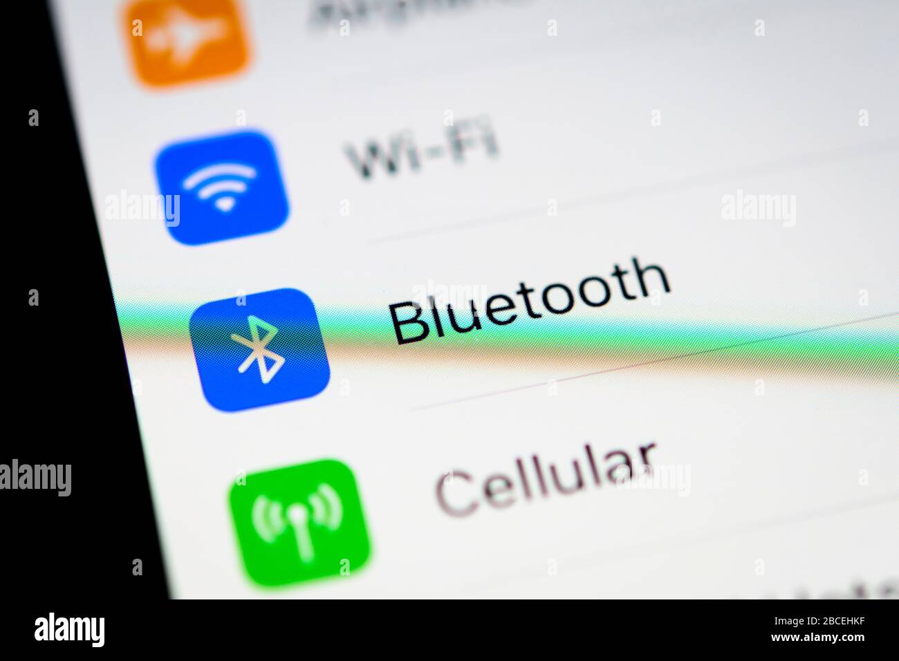 Bluetooth, impostazioni Bluetooth su iPhone, iOS, smartphone, display, primo piano, dettagli Foto Stock