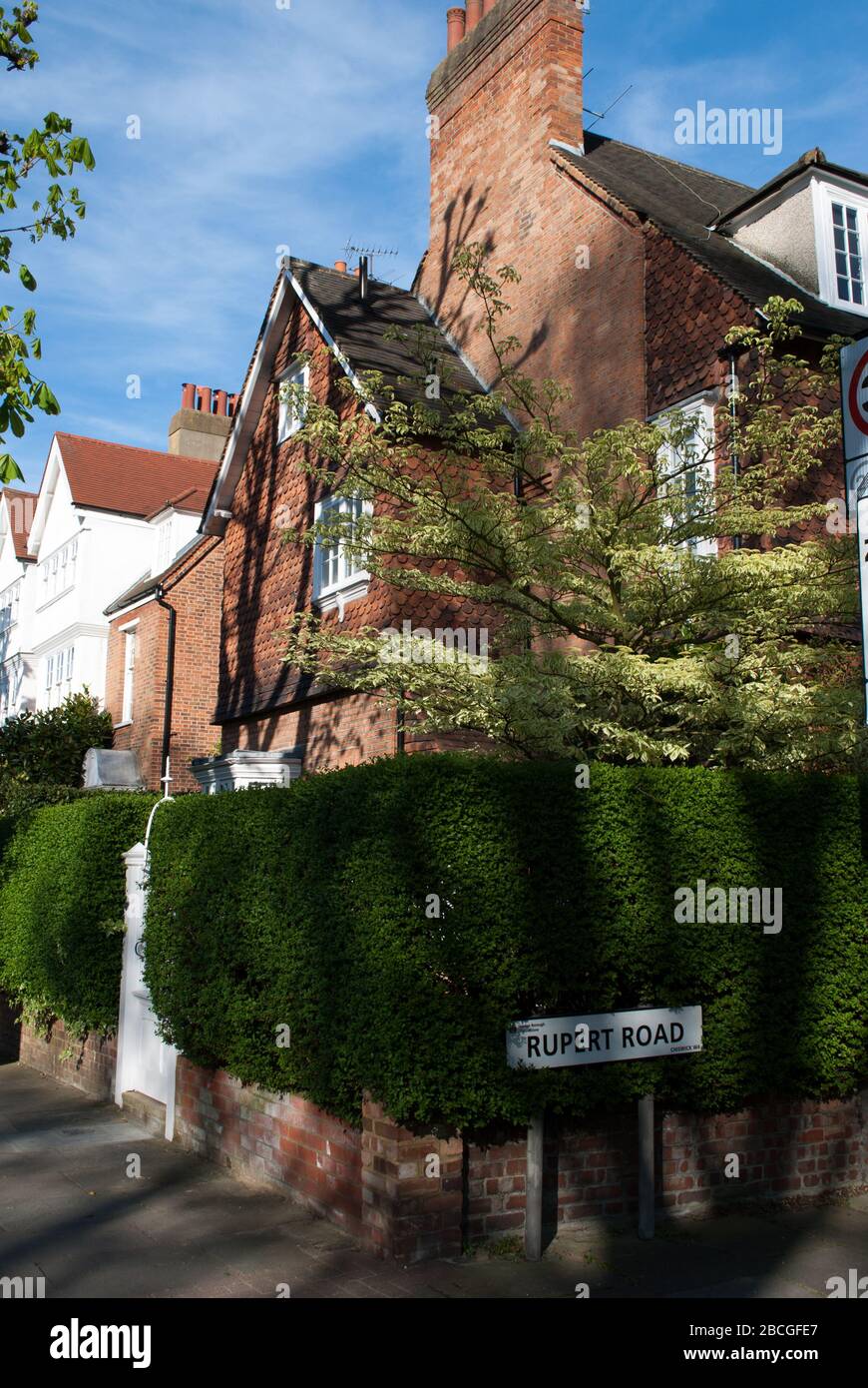 Queen Anne Revival architettura Richard Norman Shaw Garden Suburb Woodstock Road, Turnham Green, Chiswick, Londra, W4 1DS Foto Stock