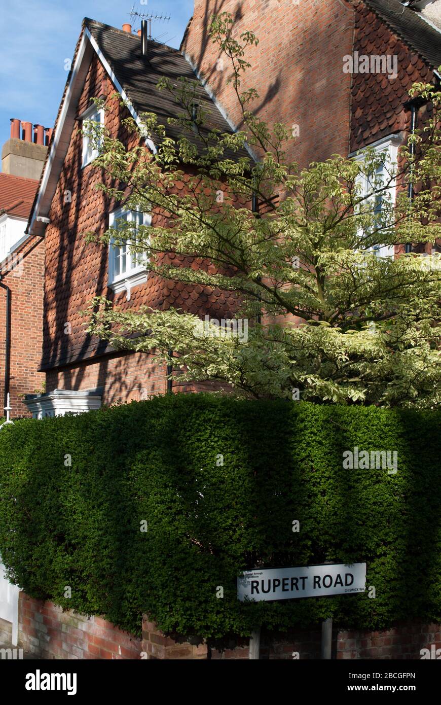 Queen Anne Revival architettura Richard Norman Shaw Garden Suburb Woodstock Road, Turnham Green, Chiswick, Londra, W4 1DS Foto Stock