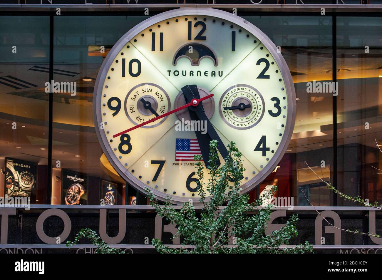 Orologio negozio di orologi il negozio Torneau a New York City USA.  Tourneau, LLC, è un rivenditore di orologi di lusso stabilito nel 1900 e  con sede negli Stati Uniti Foto stock -