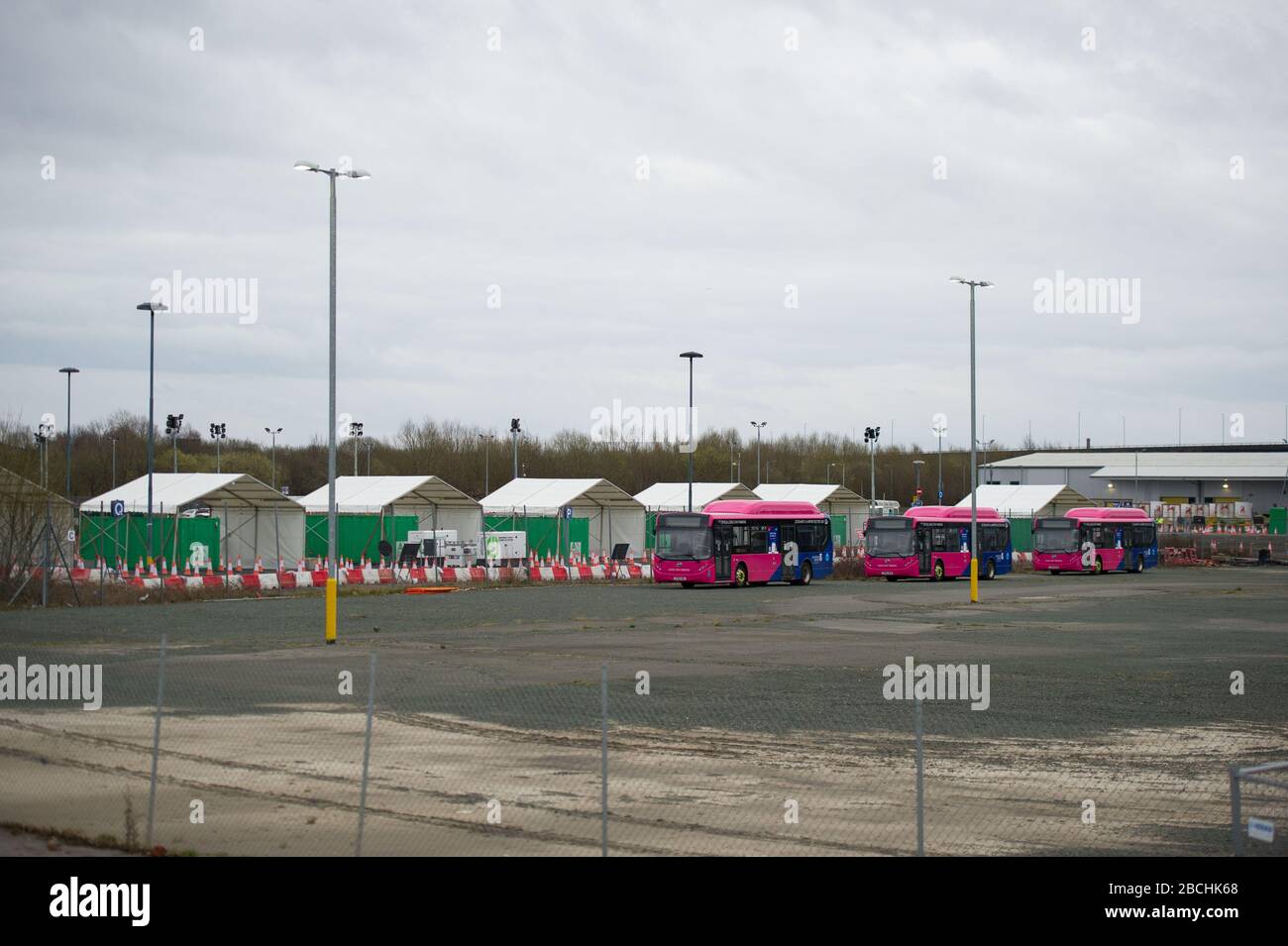 Glasgow, Regno Unito. 4th Apr, 2020. Nella foto: Nuovo centro di test con coronavirus (covid19) in stile drive-thru da aprire domani. Situato presso il parcheggio per lunghi soggiorni dell'Aeroporto di Glasgow, trasformato in un centro di test mobile in stile drive-through per supportare la risposta pandemica di |Scottish Governments Covid-19. Credito: Colin Fisher/Alamy Live News Foto Stock