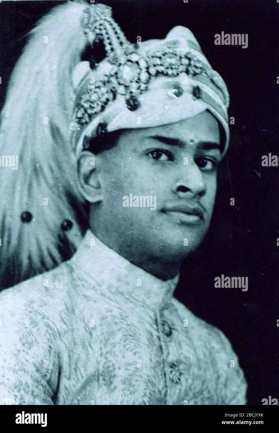 'Italiano: Questa è la fotografia dell'ultimo monarca dominante di Travancore, Maharajah Chitira Thirunal Balarama Varma preso nel 1938.; 1938; pubblicazione originale: Travancore Royal Palace fonte immediata: Ranker (http://www.ranker.com/pics/N720597/chithira-thirunal-balarama-varma-all-people-photo-u2); autore sconosciuto; ' Foto Stock