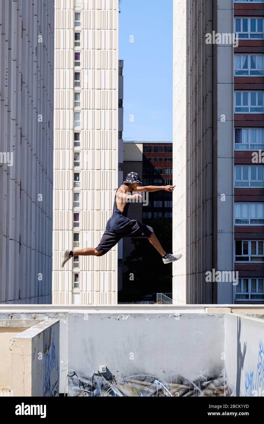 Attività di parkour a dalle des Olympiades, 13 Parigi. Foto Stock