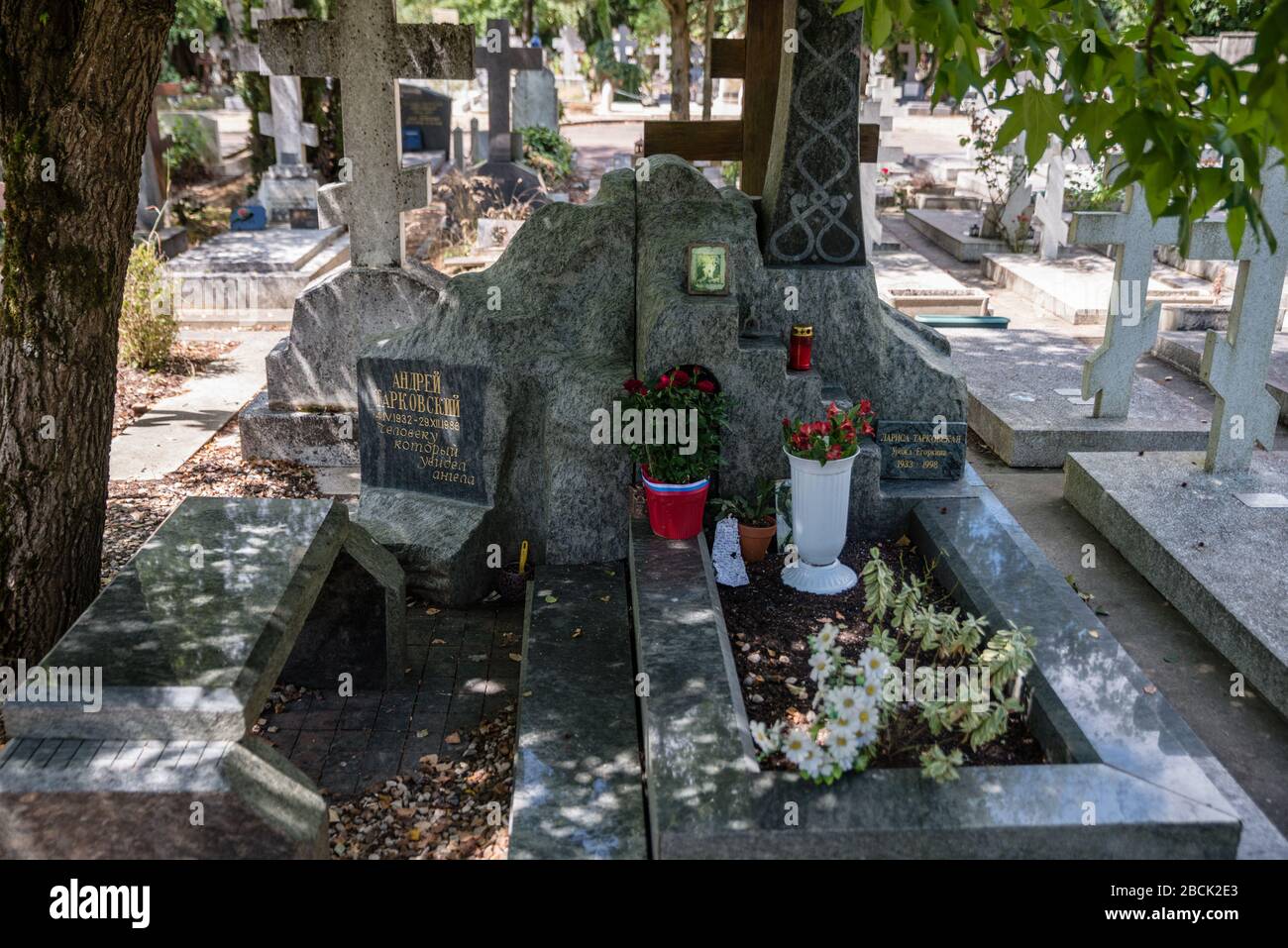 Tomba di Andrei TARKOVSKI, regista russo. Nel cimitero russo di Sainte Genevieve des Bois Foto Stock