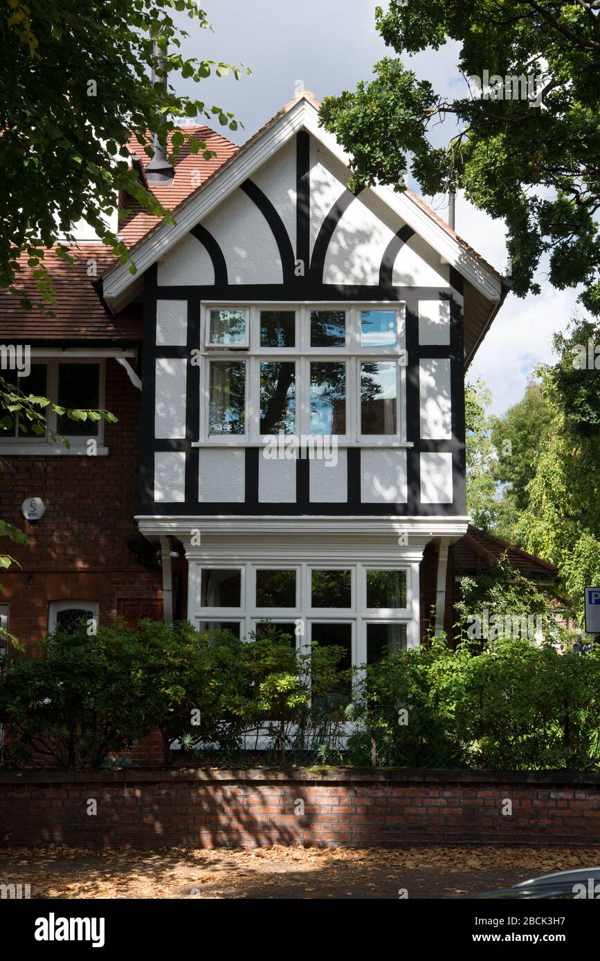 Regina Anne Revival architettura Richard Norman Shaw Garden Suburb Woodstock House, Woodstock Road, Turnham Green, Chiswick, Londra, W4 1DS Foto Stock